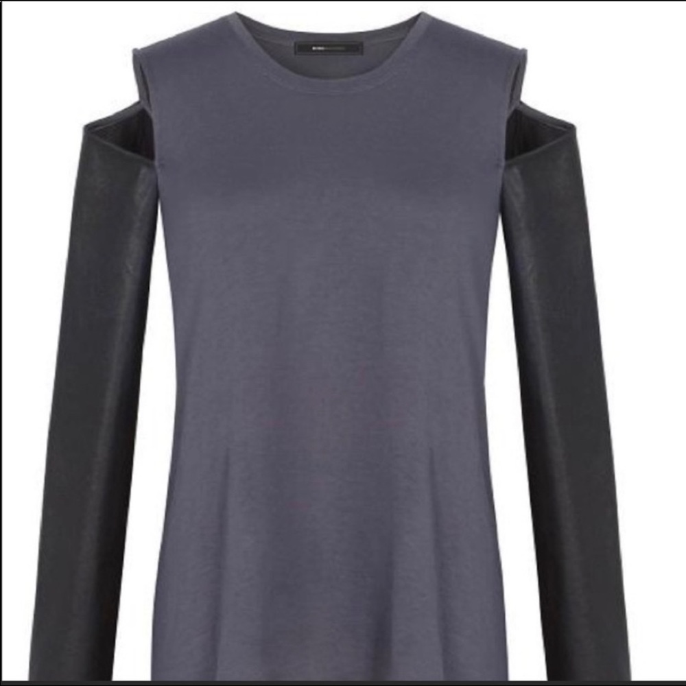 Bcbgmaxazria cold shoulder gray top with leather sleeves, new no tags